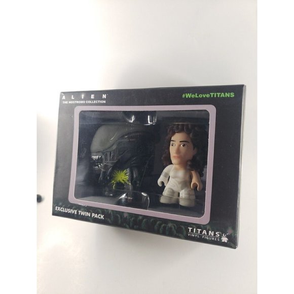 Pre-Suit Ripley and Acid Alien 3" Titans Vinyl Figure 2 Pack - Picture 2 of 7